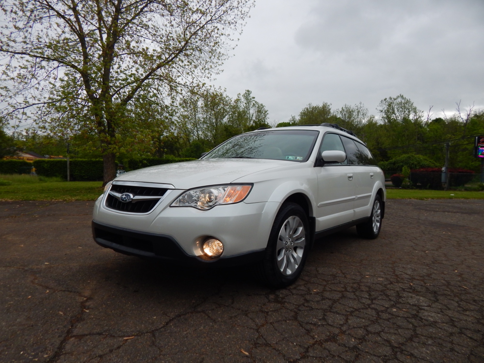 photo of 2009 Subaru Outback 2.5i Limited